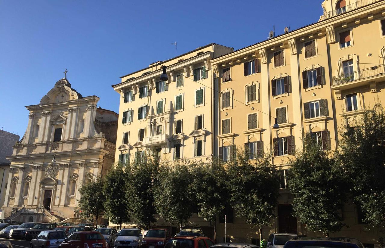Stazione San Pietro 20 Apartment Rome Exterior photo